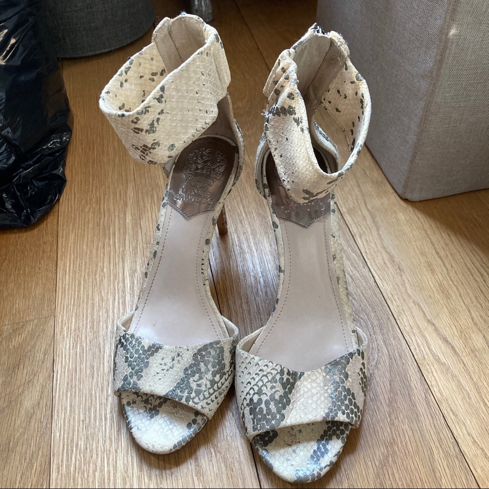 Vince Camuto snake print Oljera heels thick strap thin heels